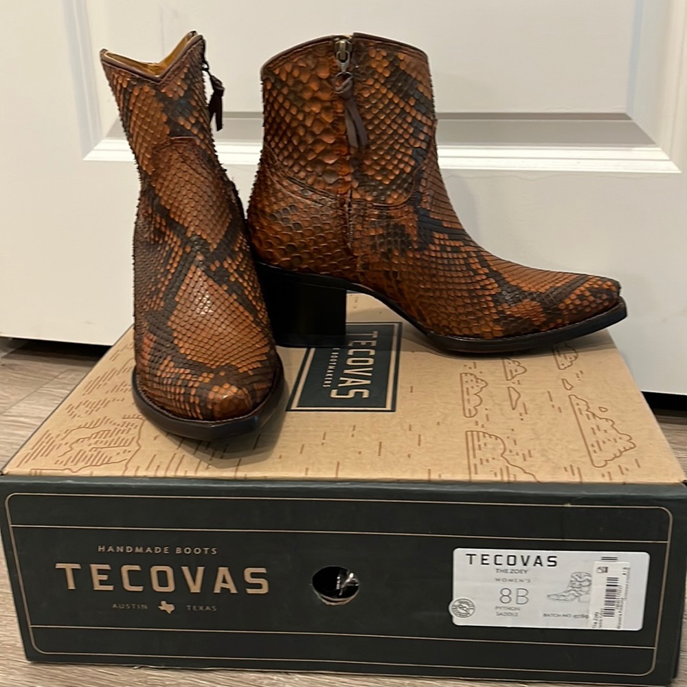 Tecovas “The Zoey” in Saddle